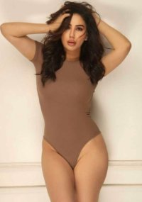 kangana sharma4